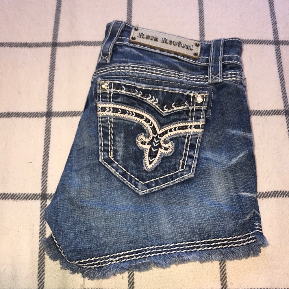 Vivian distressed shorts up for trade